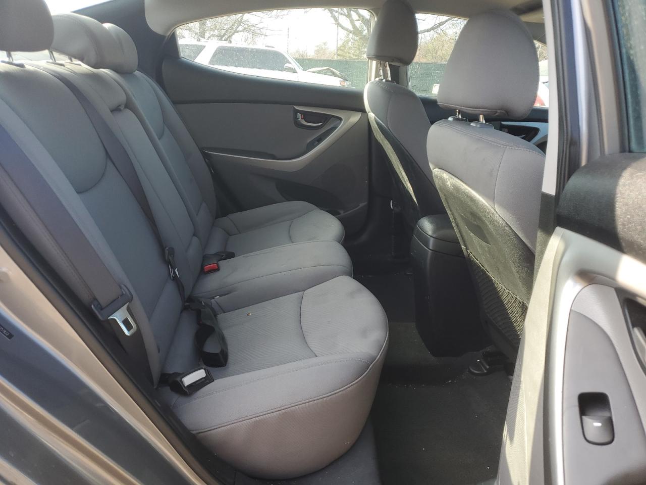 2013 Hyundai Elantra - Image 10