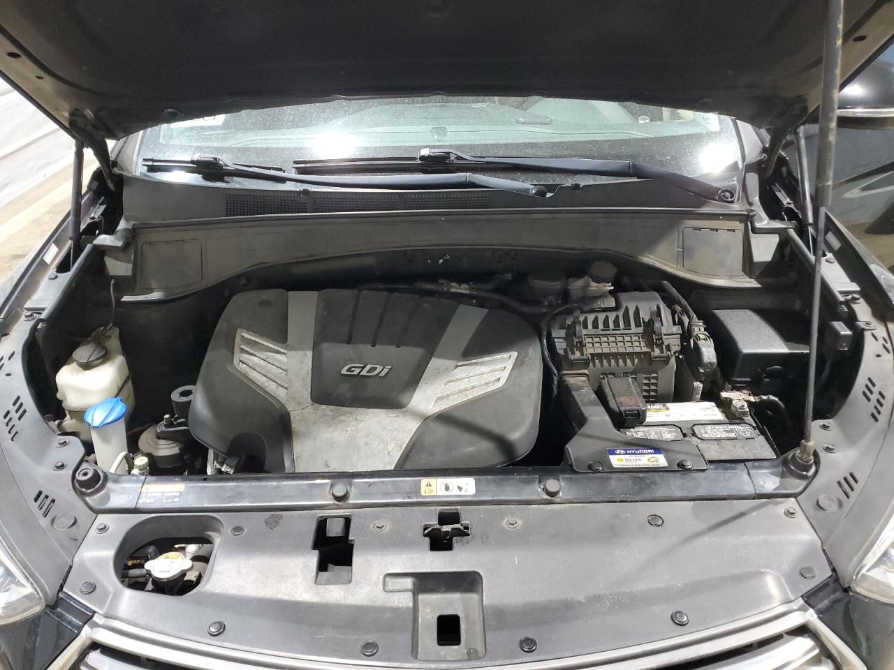 2017 Hyundai Santa Fe - Image 12