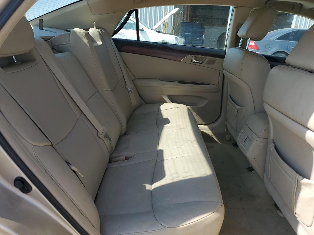 2011 Toyota Avalon - Image 10