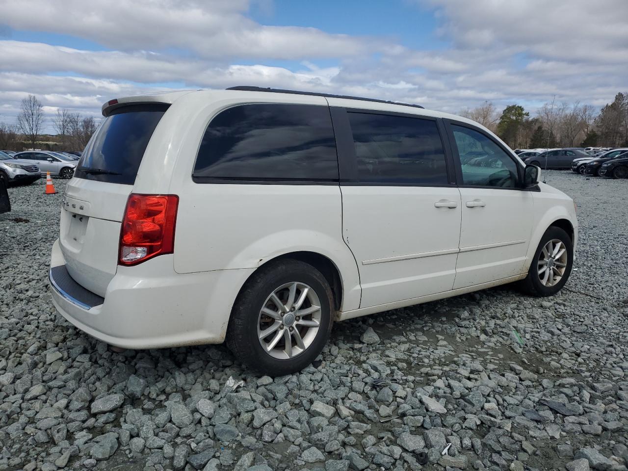 2013 Dodge Caravan - Image 3