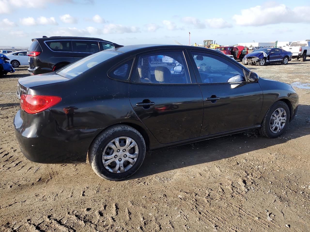 2010 Hyundai Elantra - Image 3
