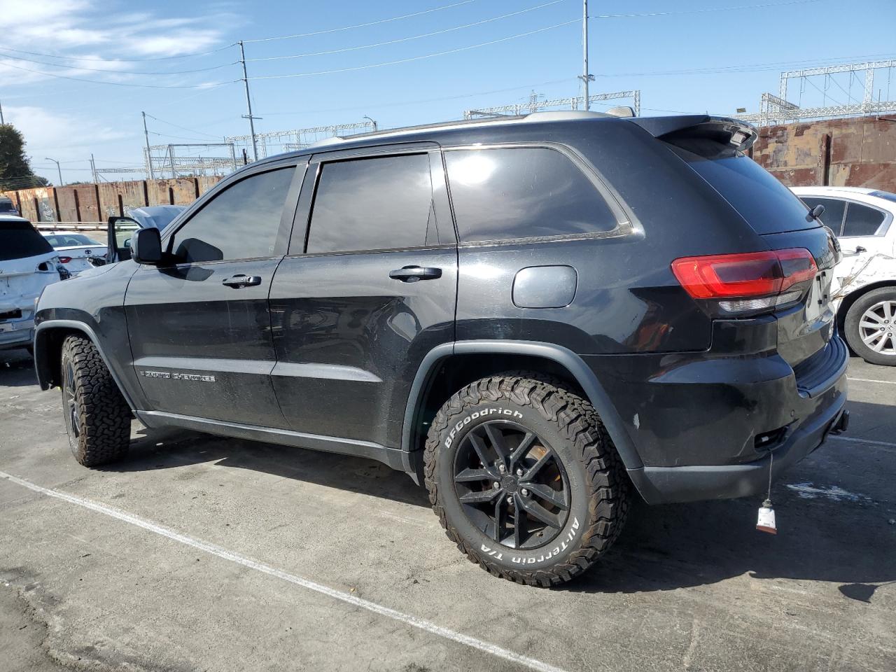 2019 Jeep Grand Cherokee - Image 2