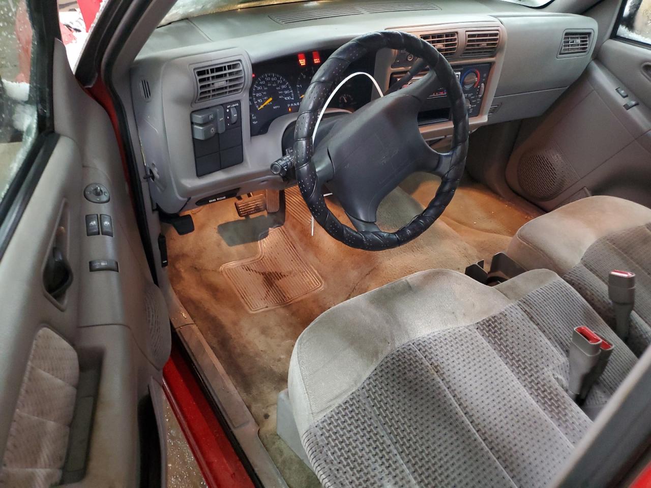 1995 GMC Sonoma - Image 8