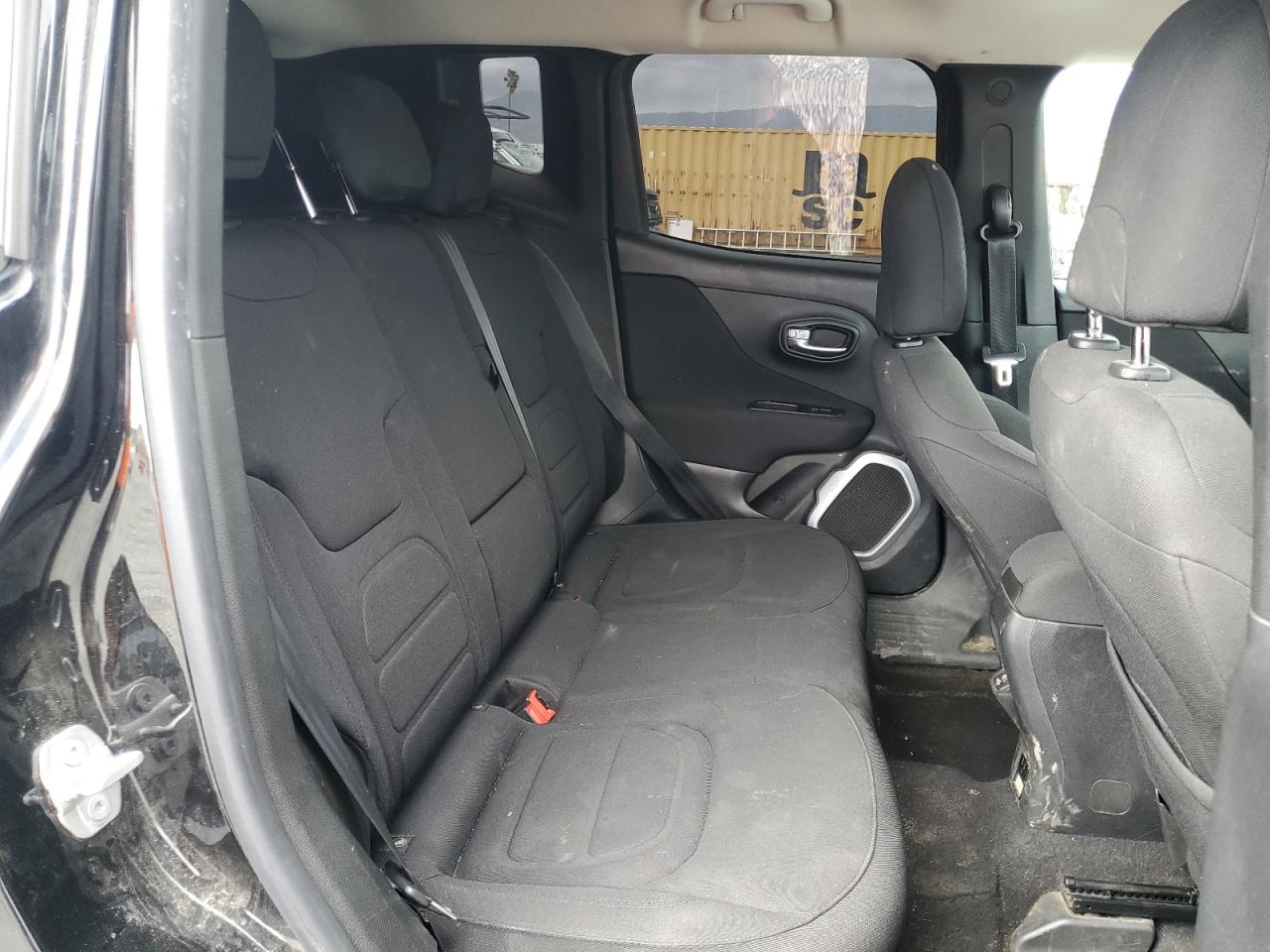 2018 Jeep Renegade - Image 11
