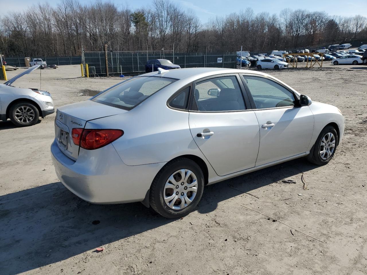 2009 Hyundai Elantra - Image 3