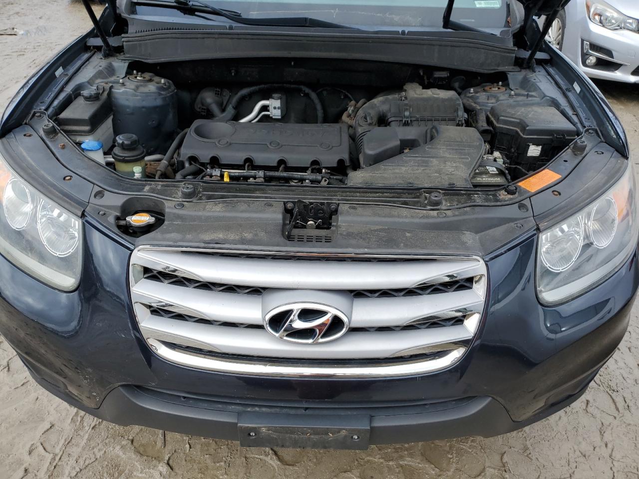 2012 Hyundai Santa Fe - Image 12