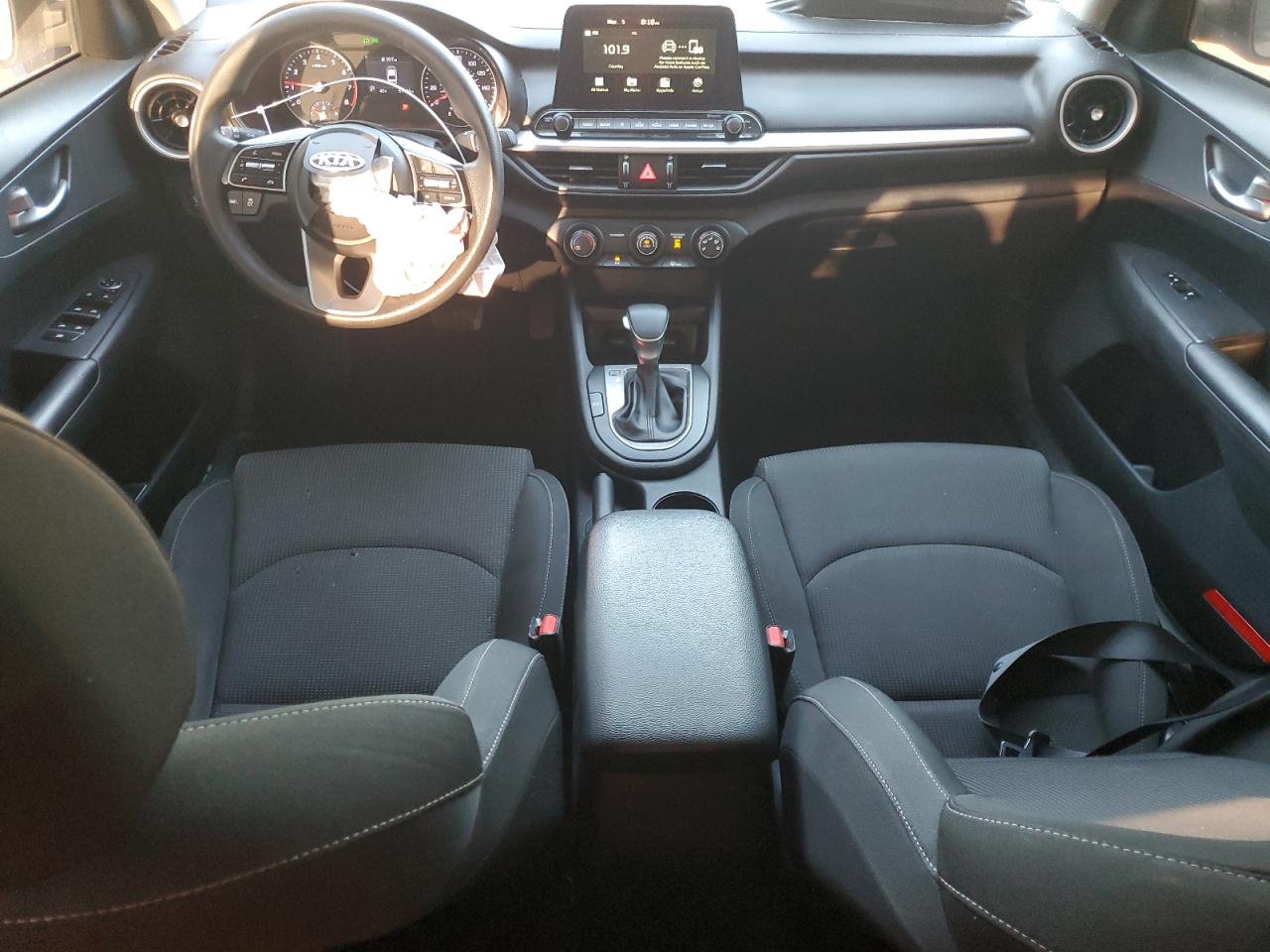 2021 Kia Forte - Image 8