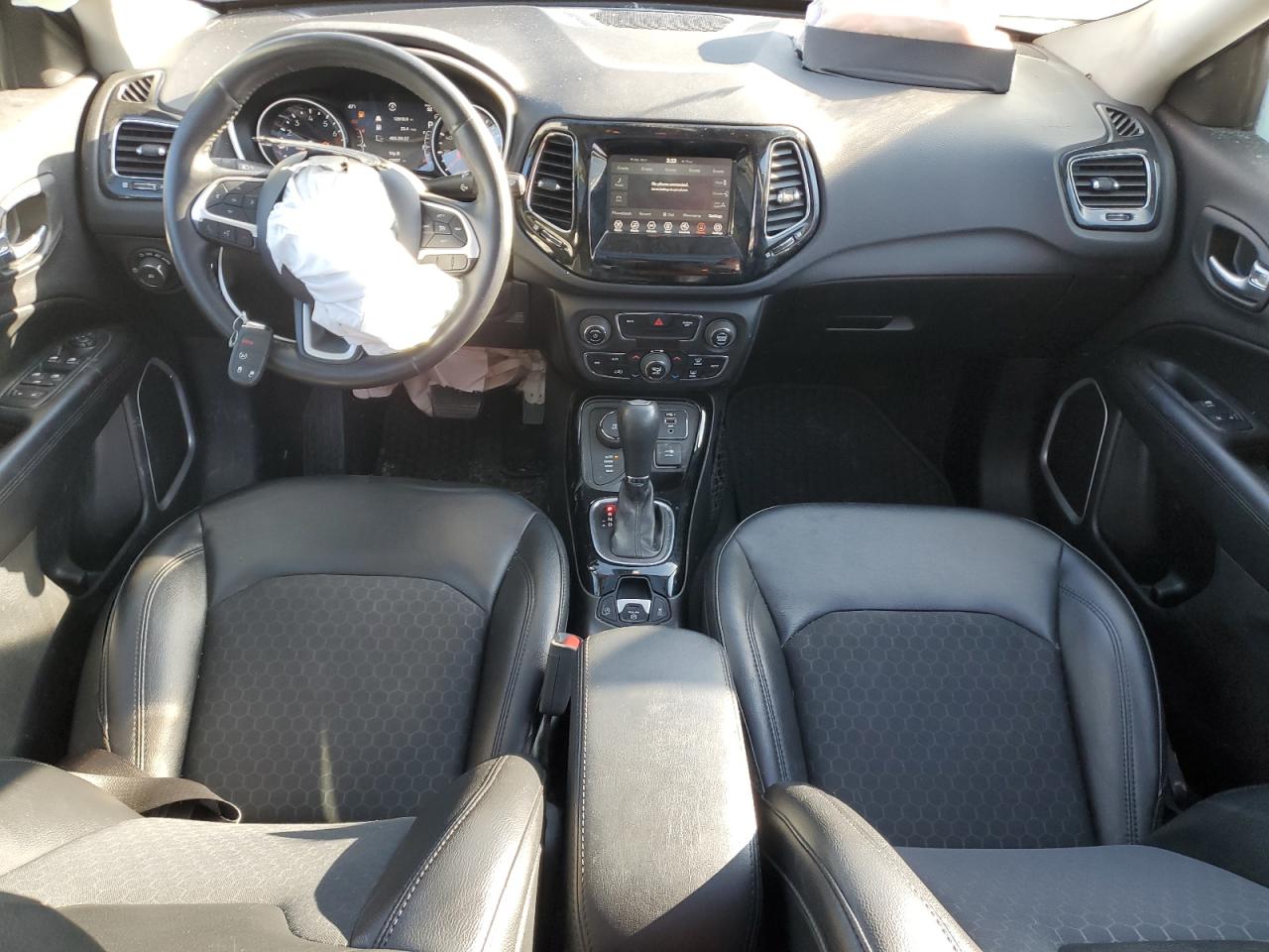 2019 Jeep Compass - Image 8
