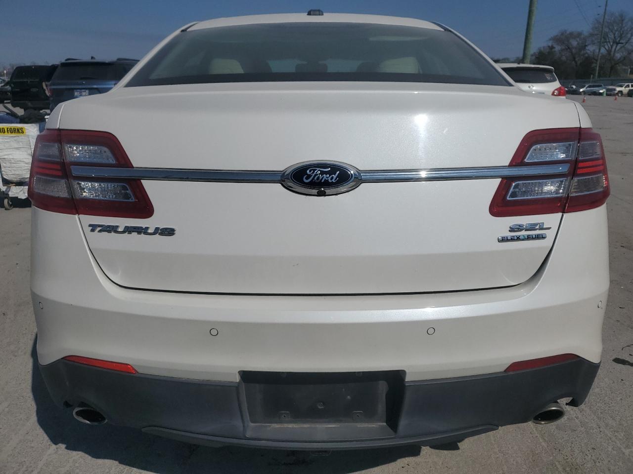 2014 Ford Taurus - Image 6