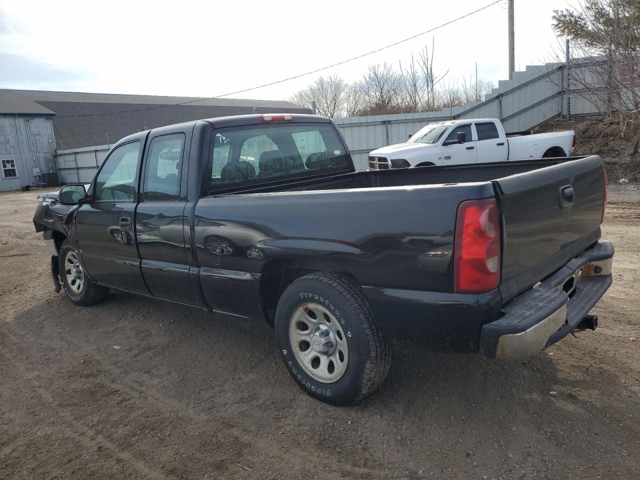 2007 Chevrolet Silverado - Image 2