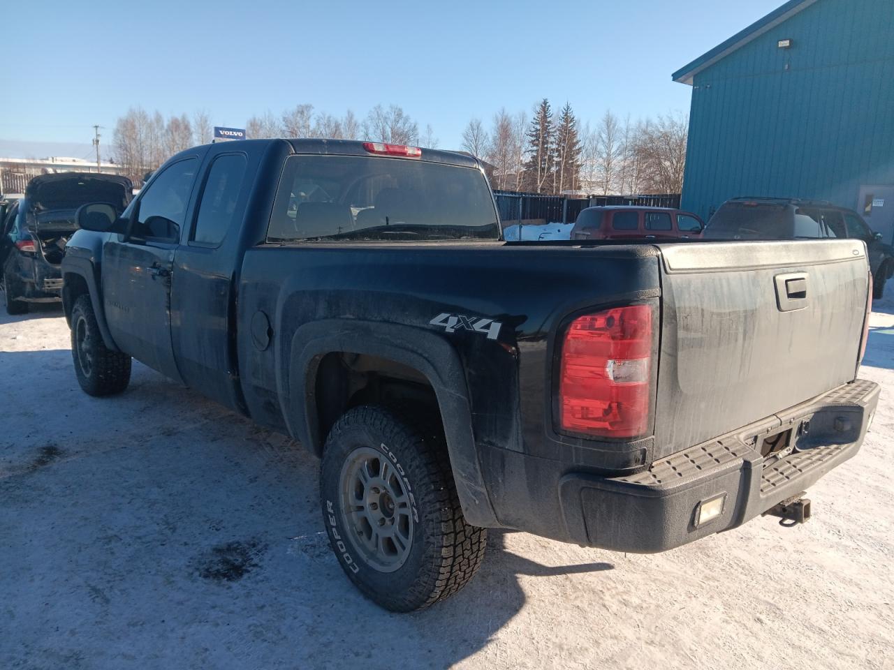 2007 Chevrolet Silverado - Image 2