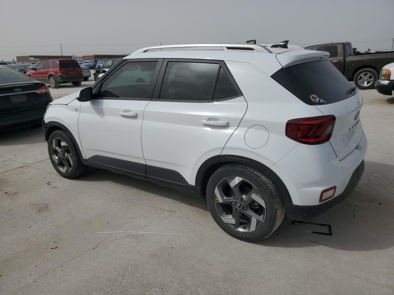 2021 Hyundai Venue - Image 2