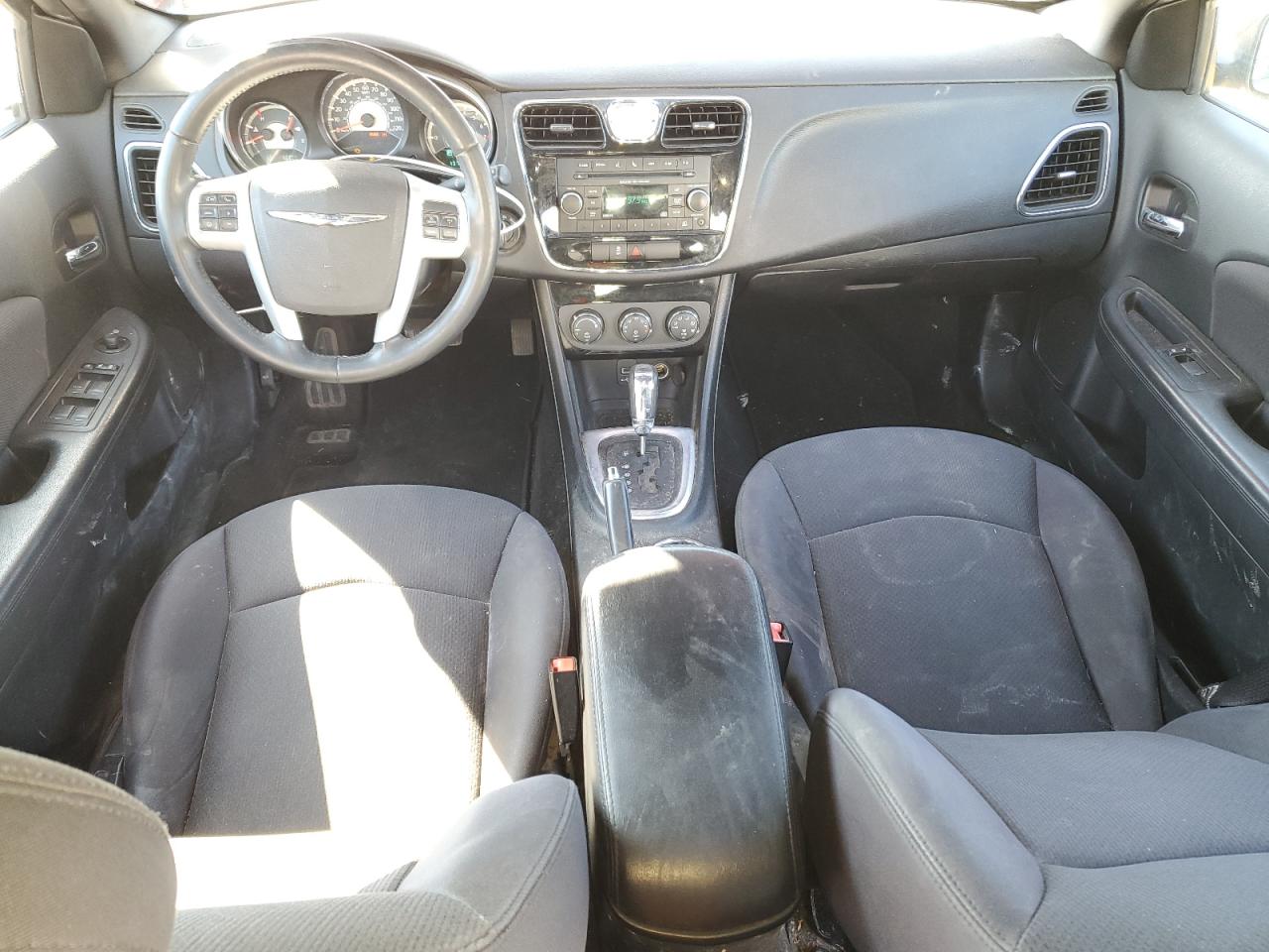 2013 Chrysler 200 - Image 8