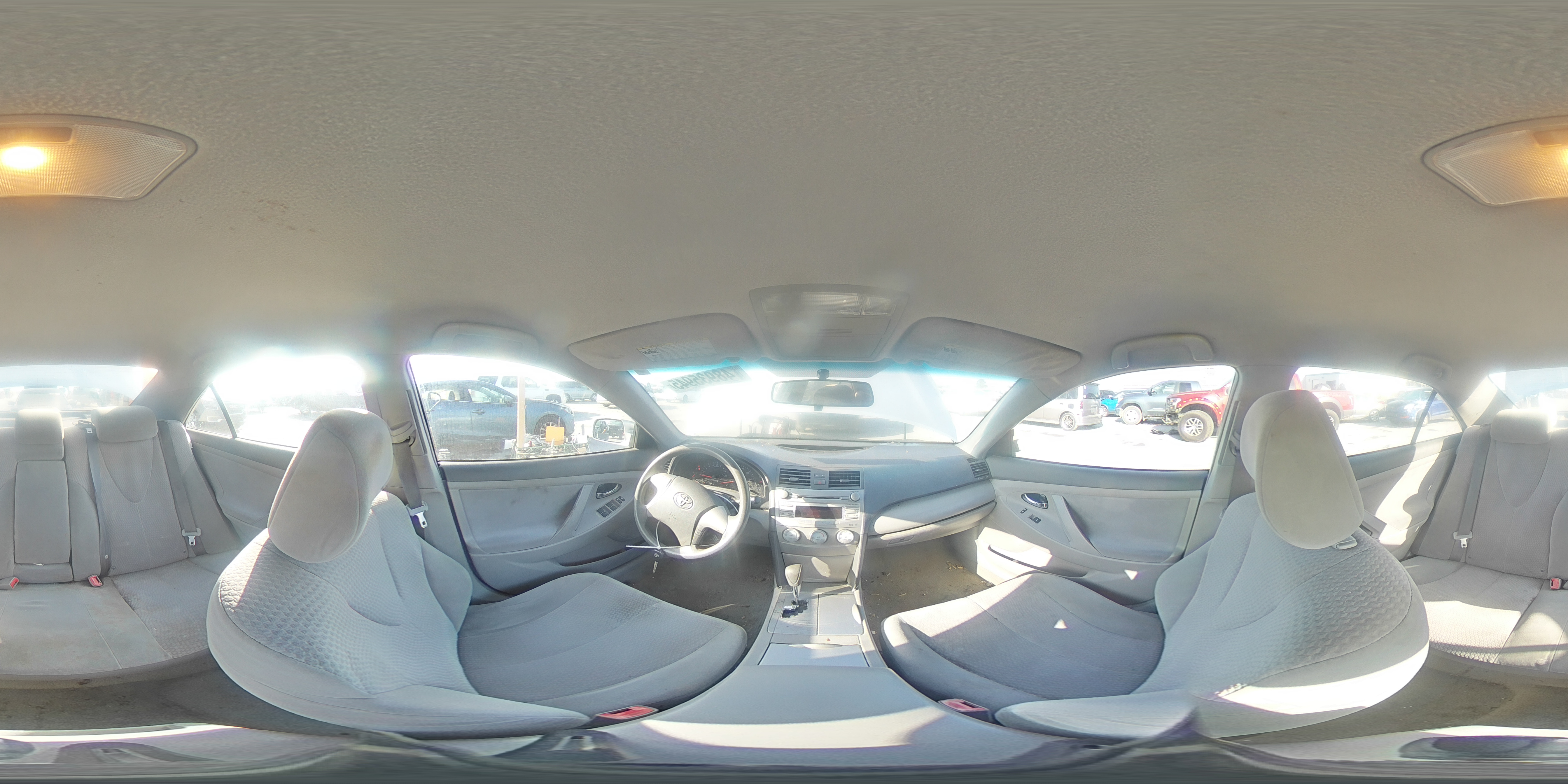 2010 Toyota Camry - Image 12