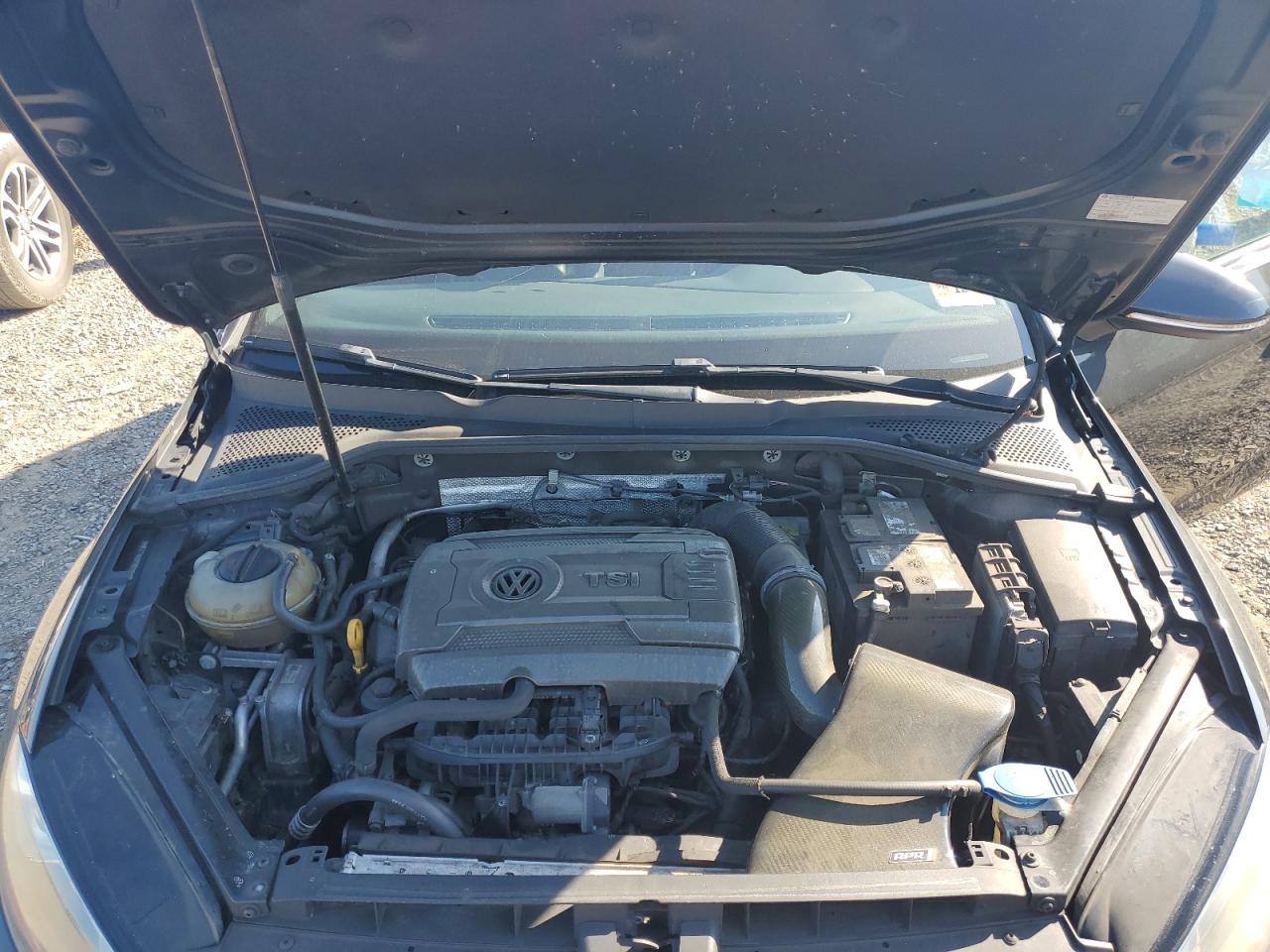 2015 Volkswagen GTI - Image 11
