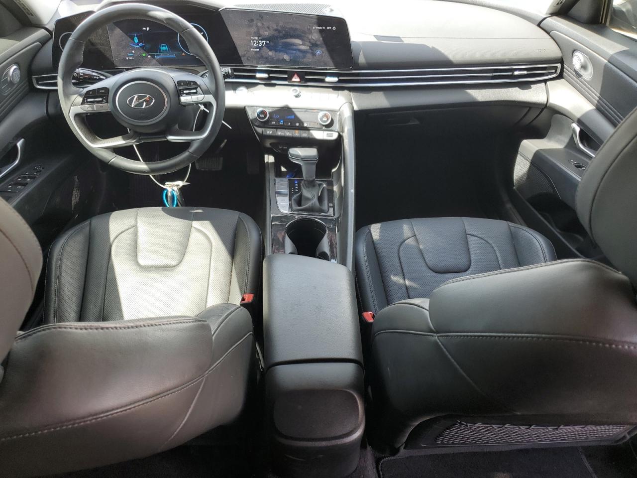2023 Hyundai Elantra - Image 8