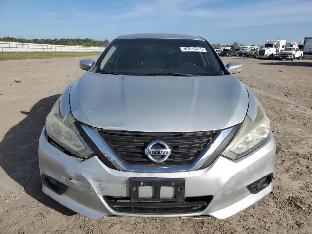 Sedans NISSAN ALTIMA 2016 Srebrny
