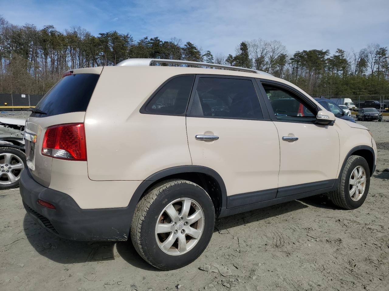 2011 Kia Sorento - Image 3