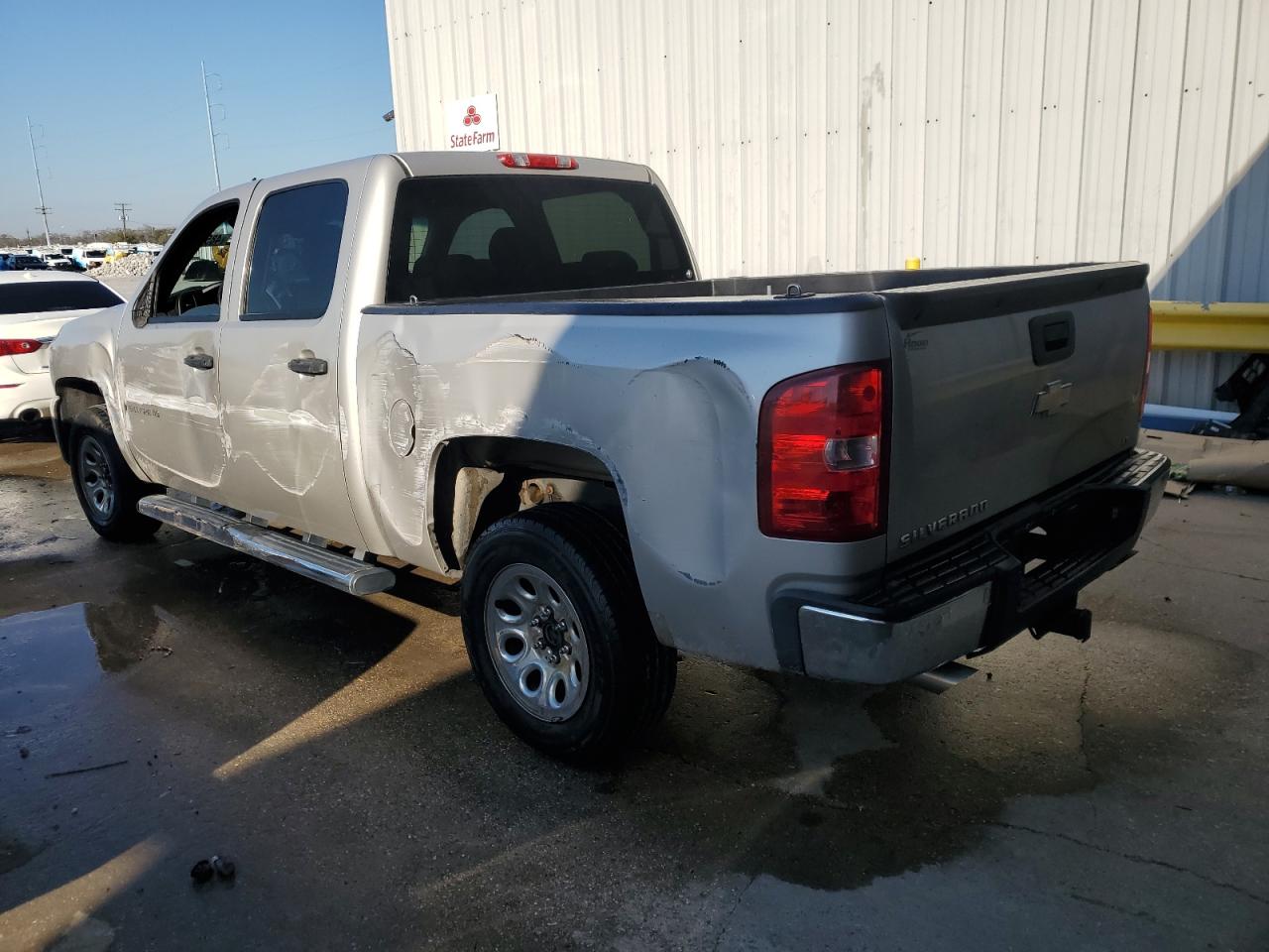 2008 Chevrolet Silverado - Image 2