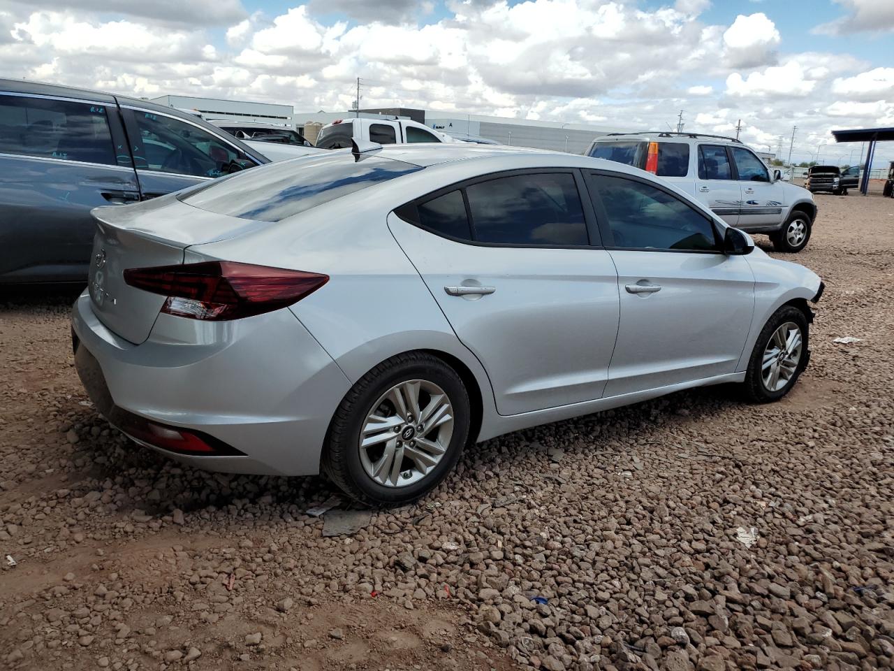 2020 Hyundai Elantra - Image 3