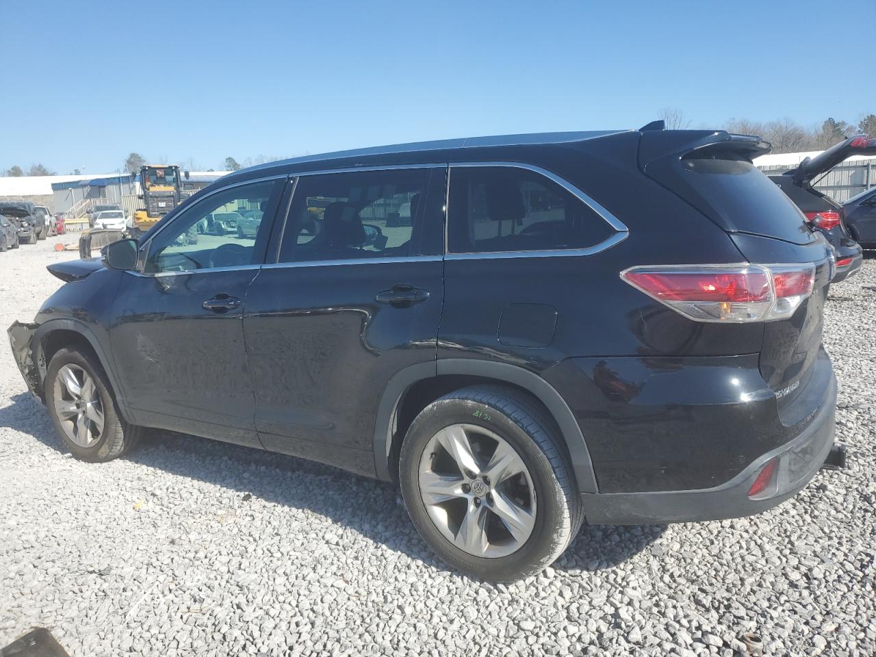 2015 Toyota Highlander - Image 2
