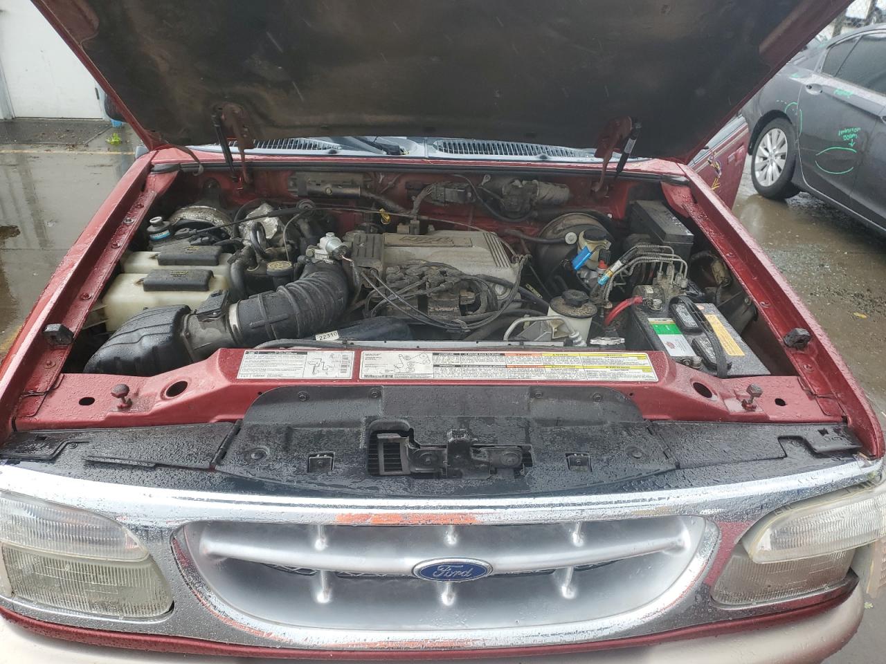 1998 Ford Explorer - Image 12