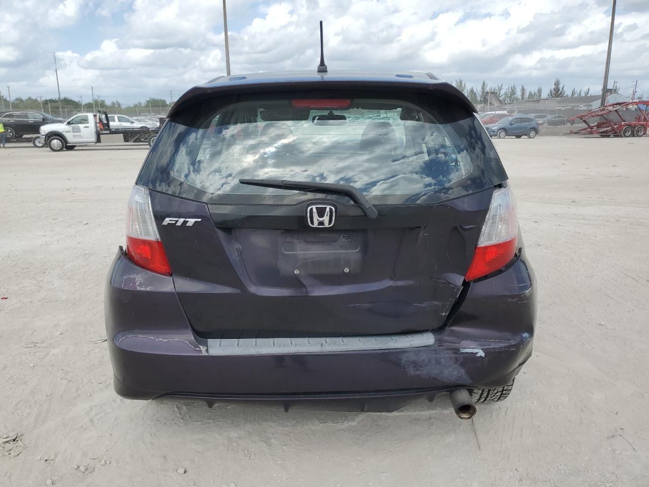 2013 Honda Fit - Image 6