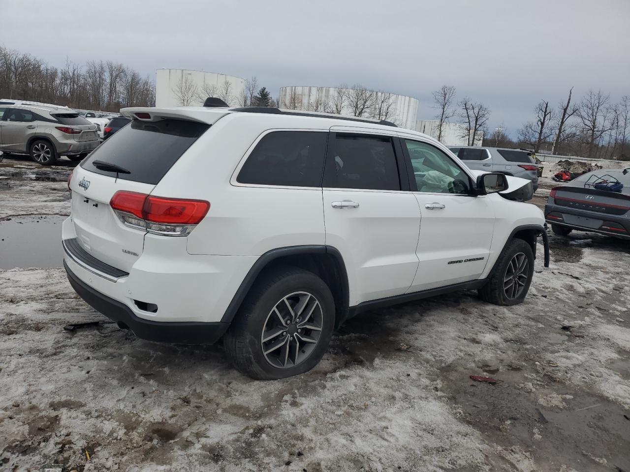 2019 Jeep Cherokee - Image 3
