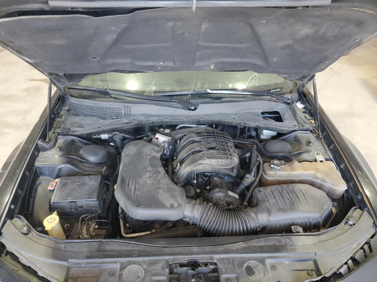 2014 Chrysler 300 - Image 11