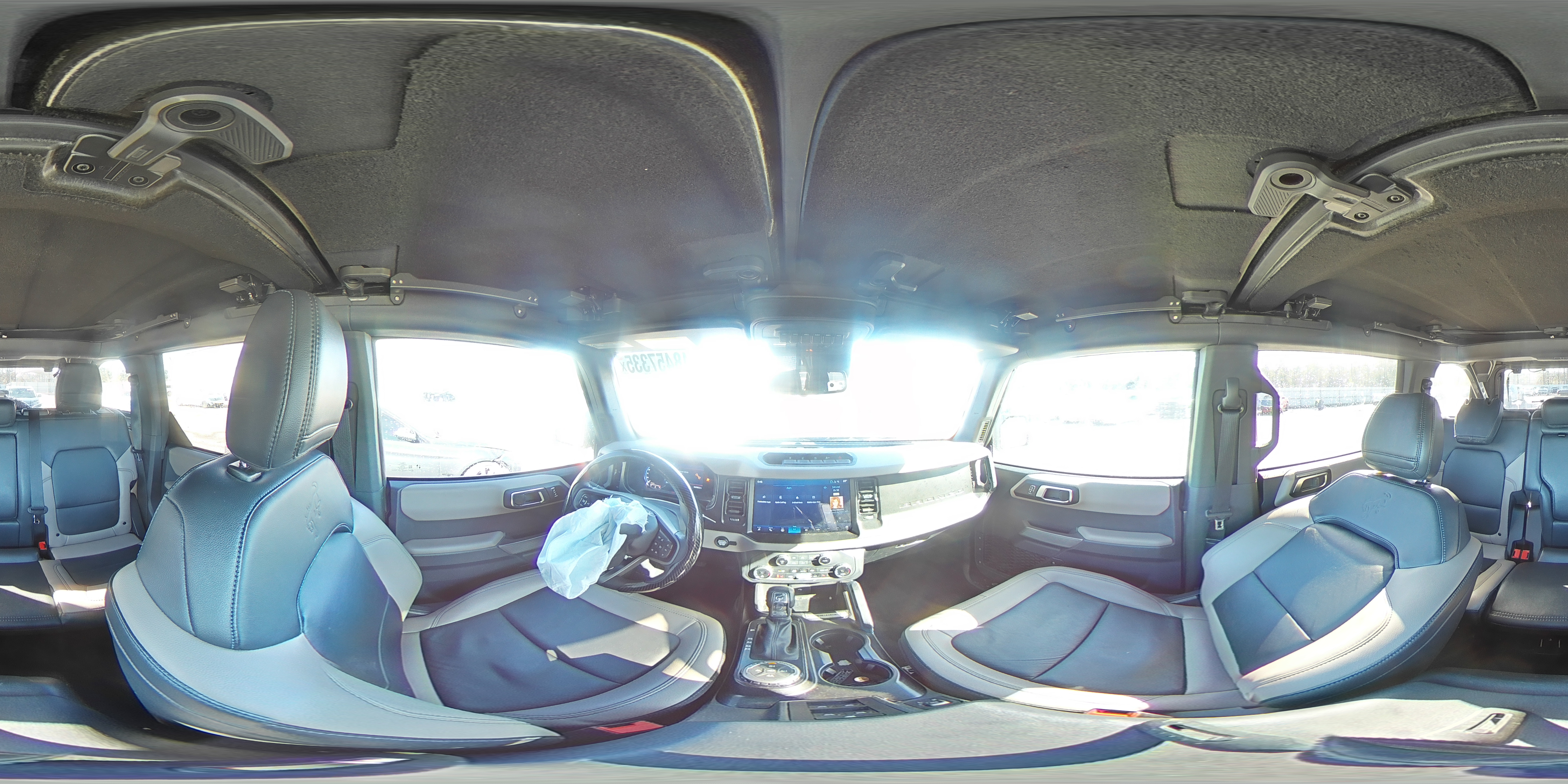 2023 Ford Bronco - Image 15