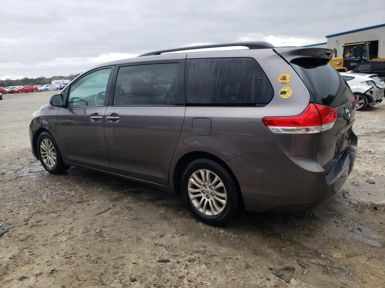 2011 Toyota Sienna - Image 2