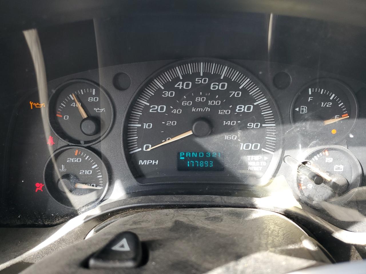 2005 Chevrolet Express - Image 9