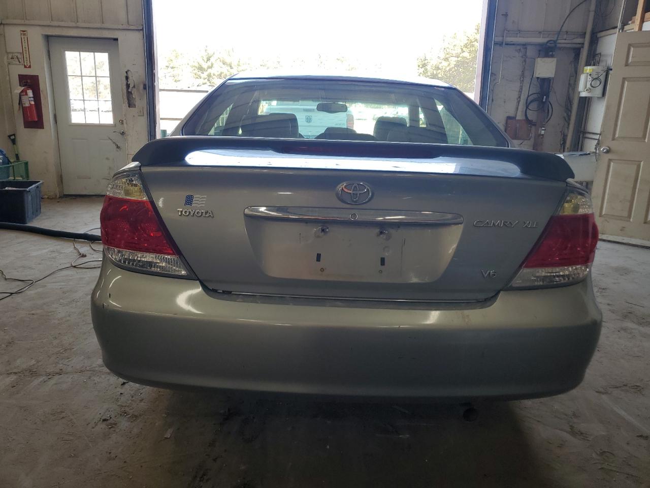2005 Toyota Camry - Image 6