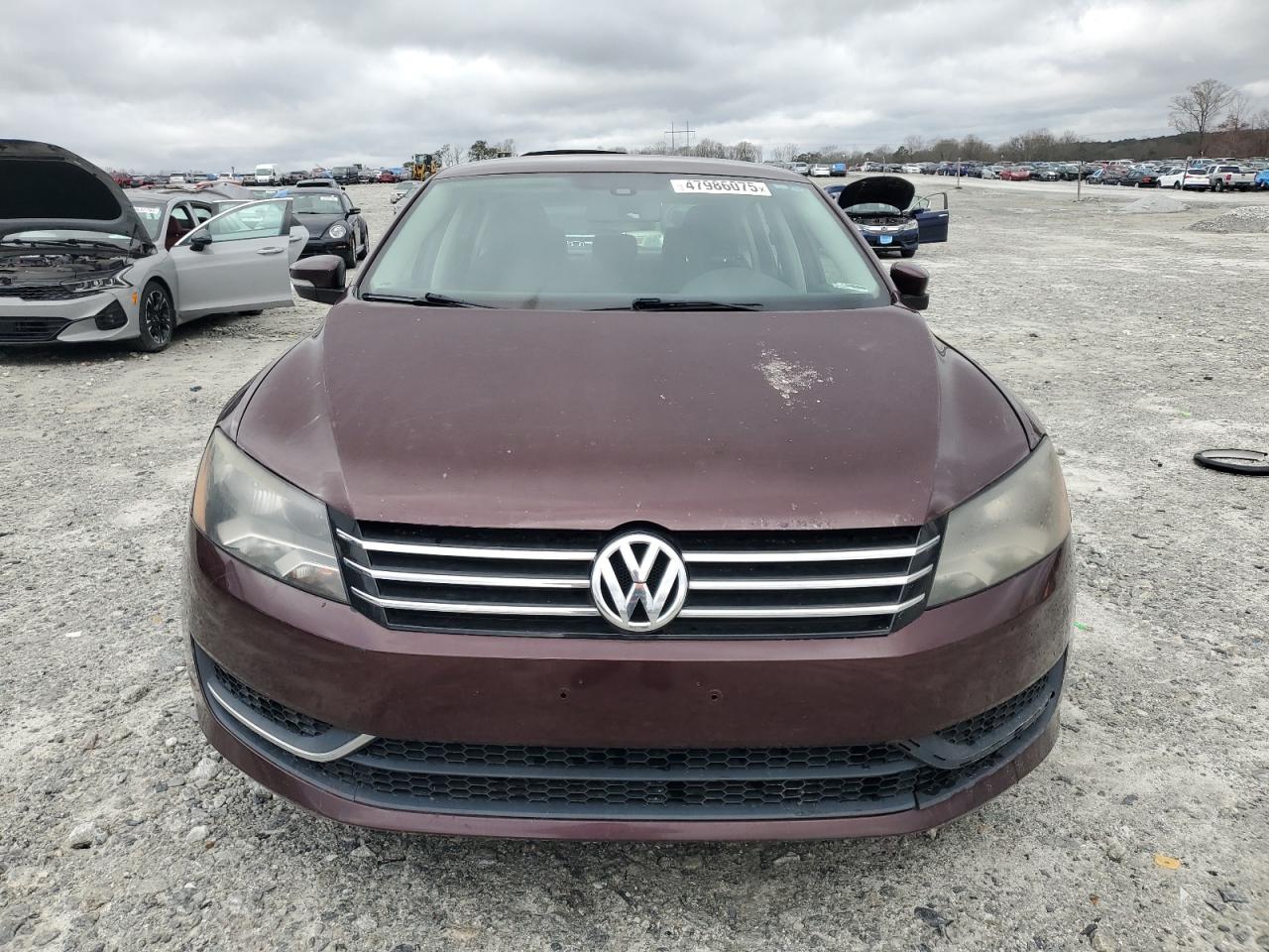 2014 Volkswagen Passat - Image 5