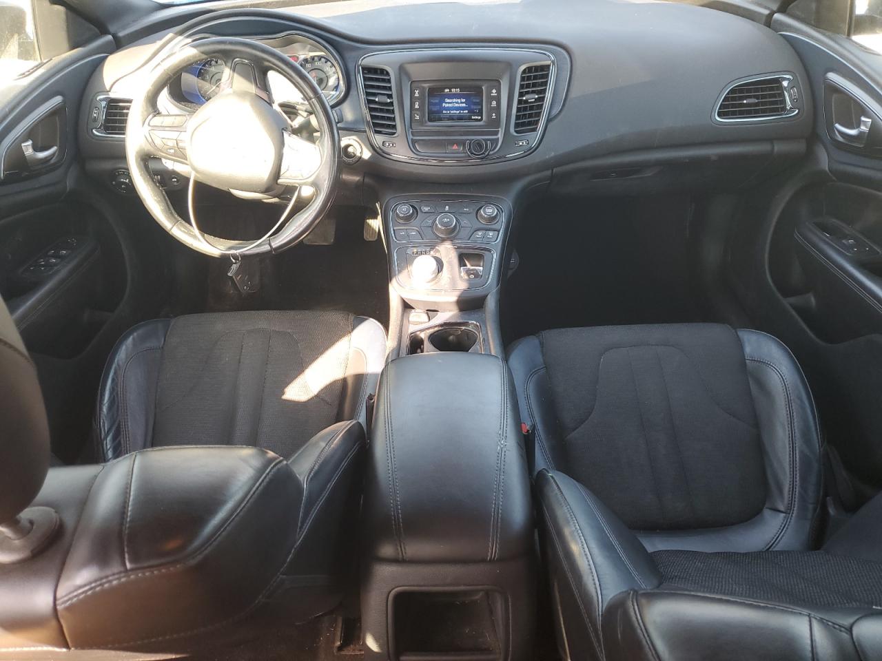 2015 Chrysler 200 - Image 10