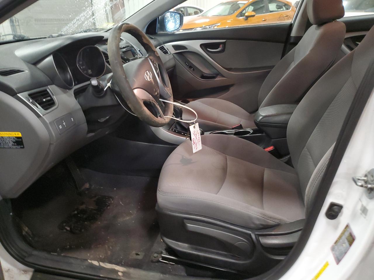 2016 Hyundai Elantra - Image 7