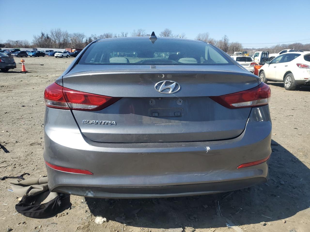 2018 Hyundai Elantra - Image 6