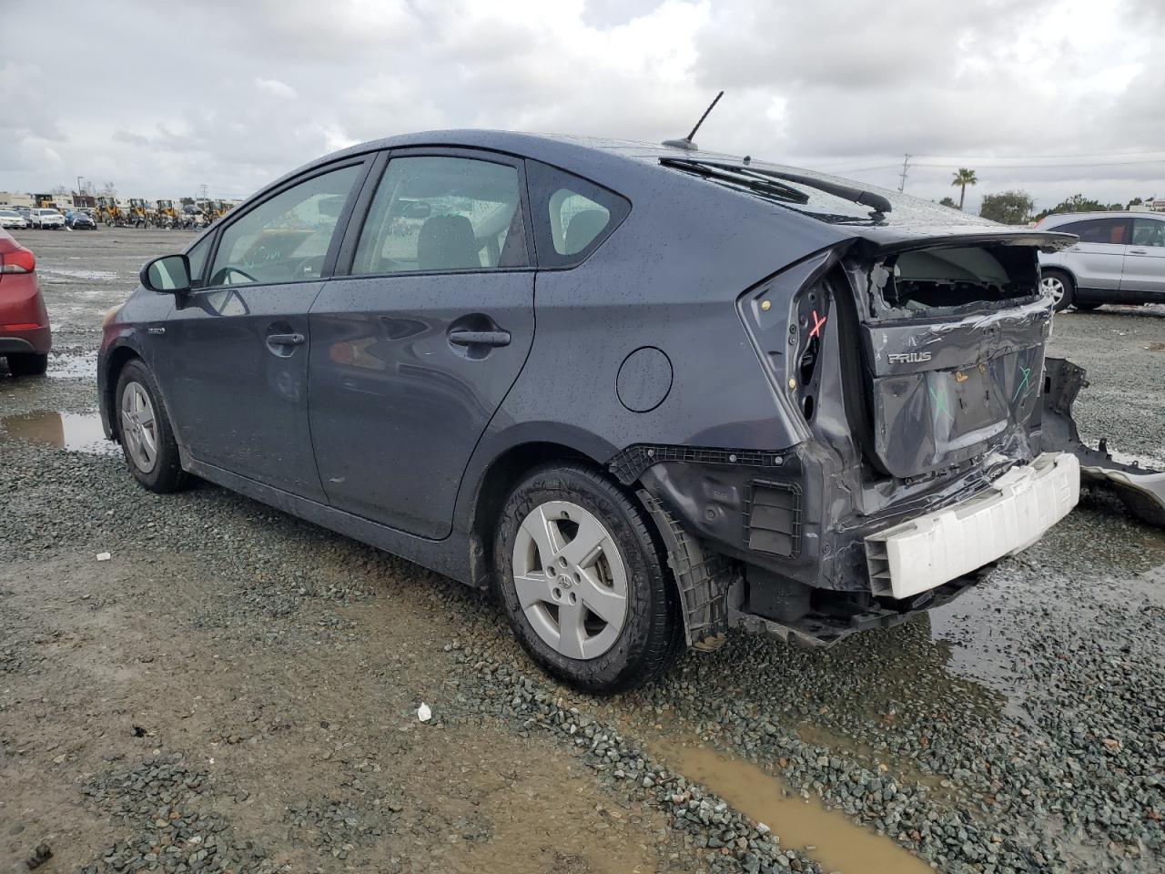 2011 Toyota Prius - Image 2