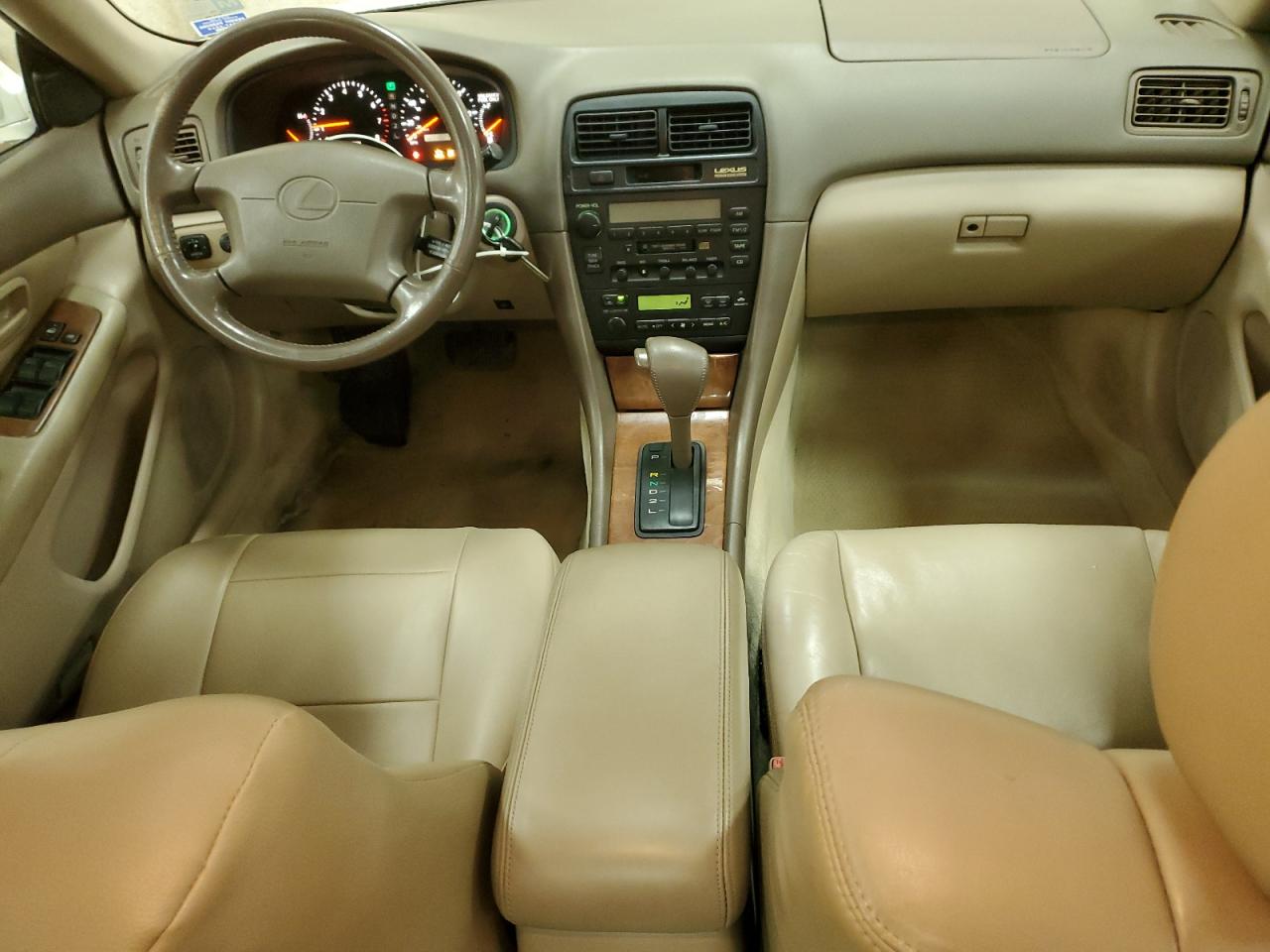 1999 Lexus ES - Image 8