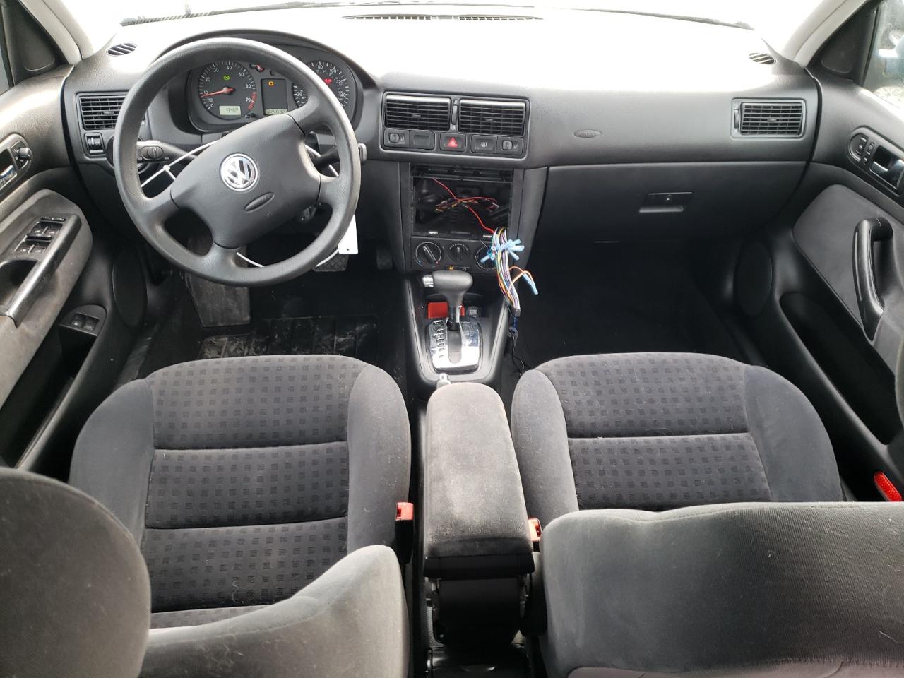 2003 Volkswagen Golf - Image 8