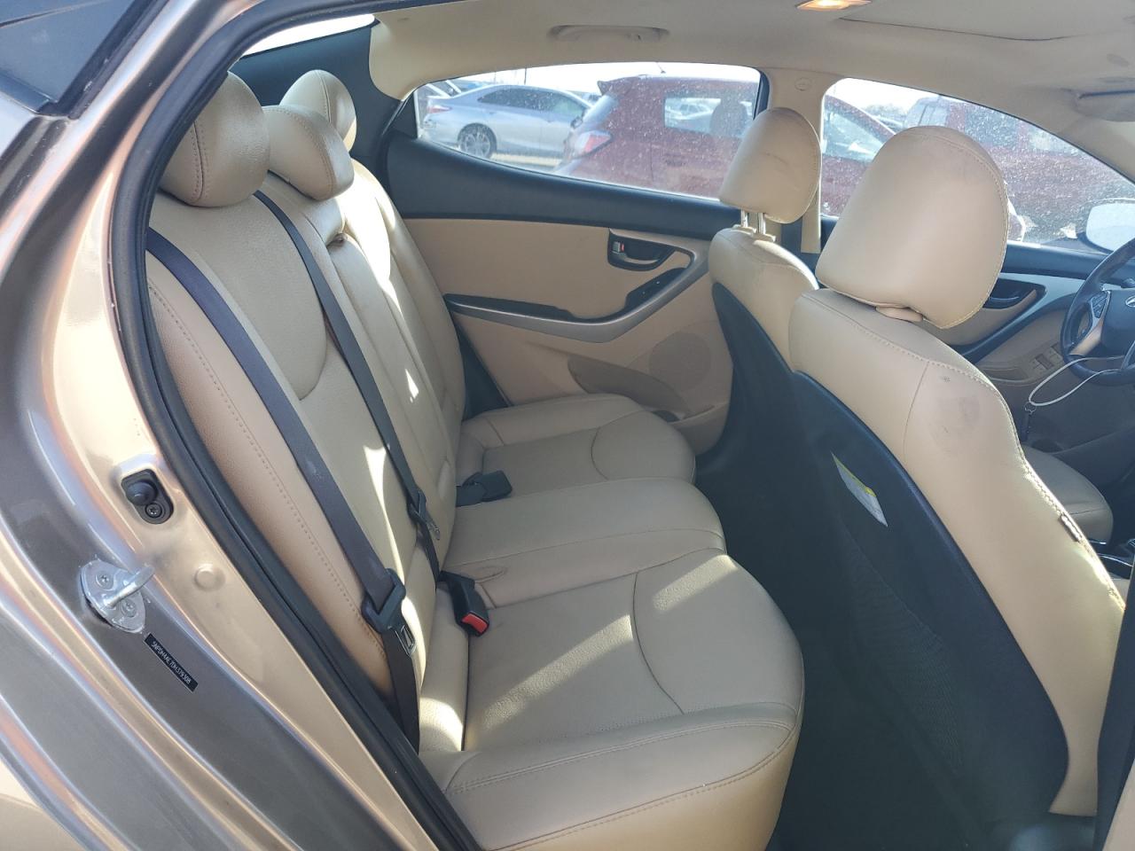 2013 Hyundai Elantra - Image 10