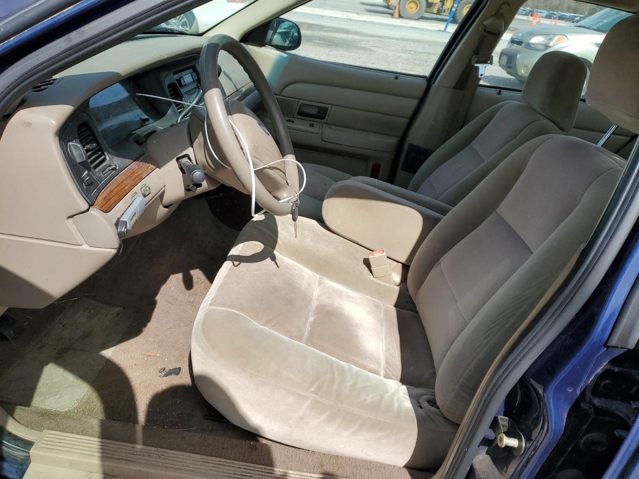2004 Ford Crown Victoria - Image 7