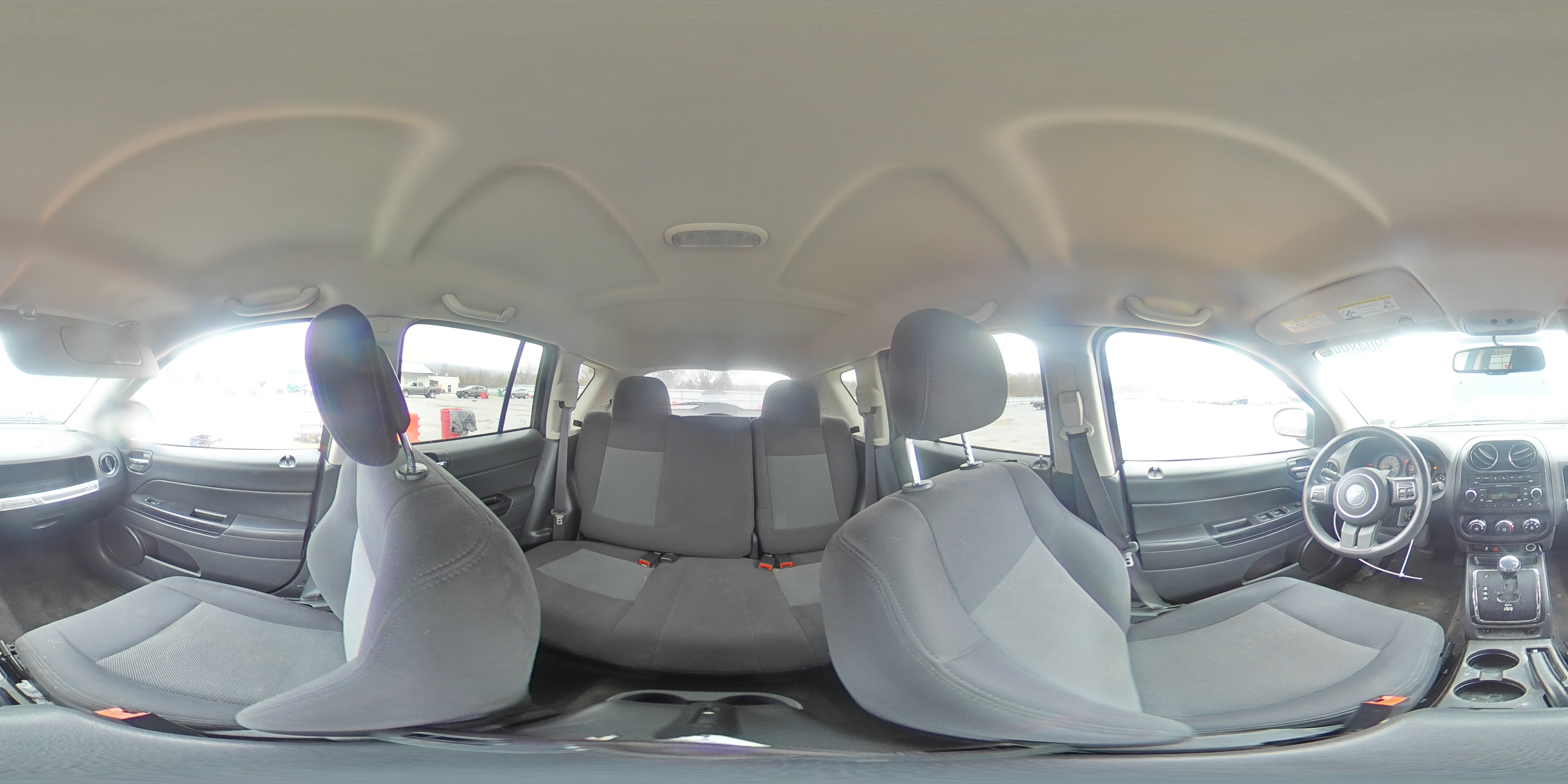 2016 Jeep Compass - Image 12
