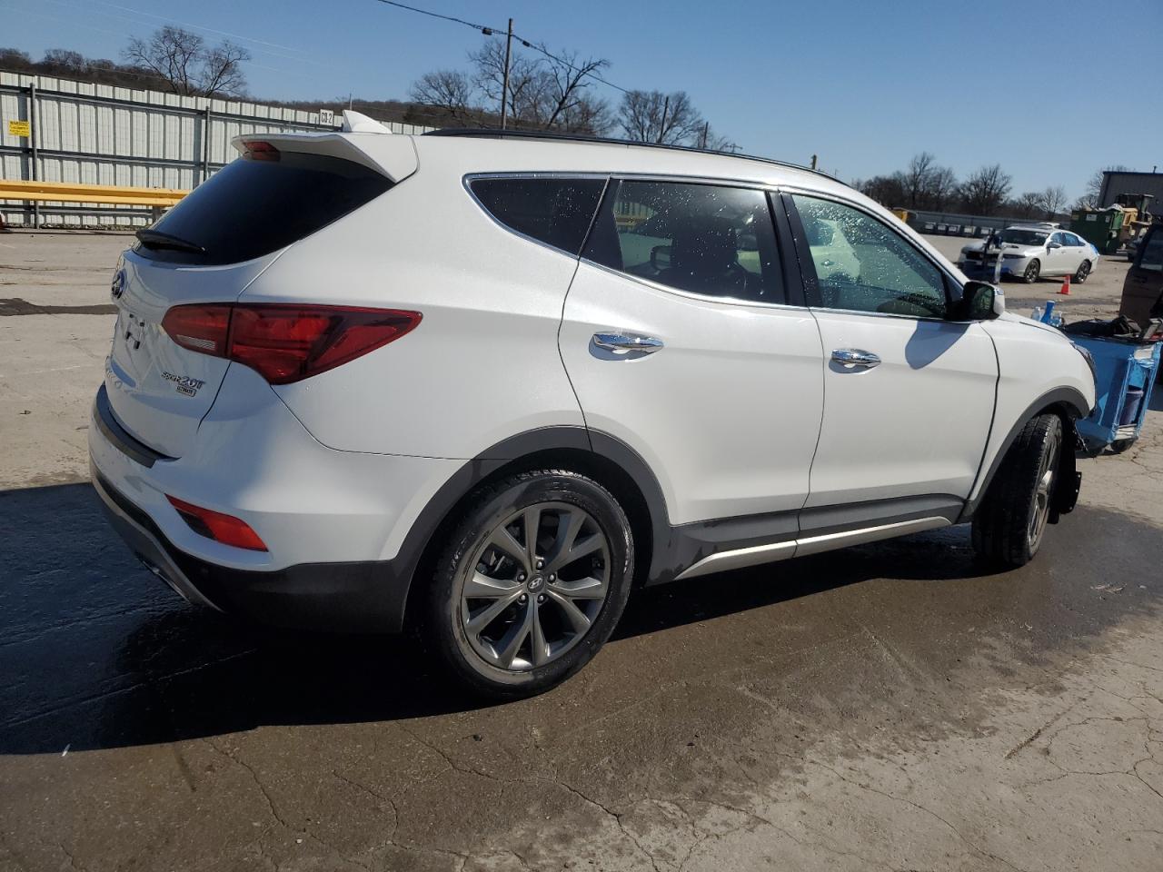 2018 Hyundai Santa Fe - Image 3