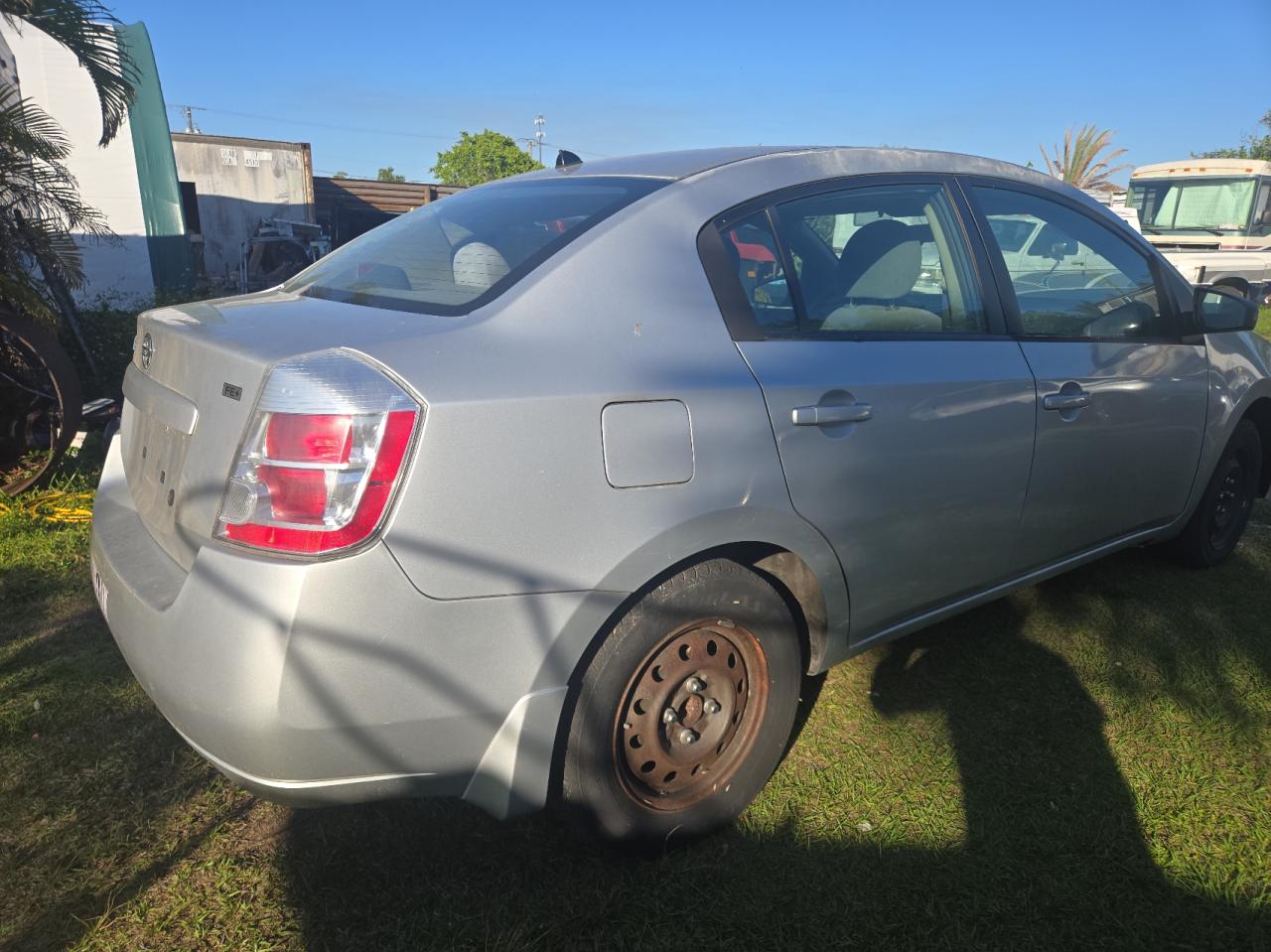 2009 Nissan Sentra - Image 4