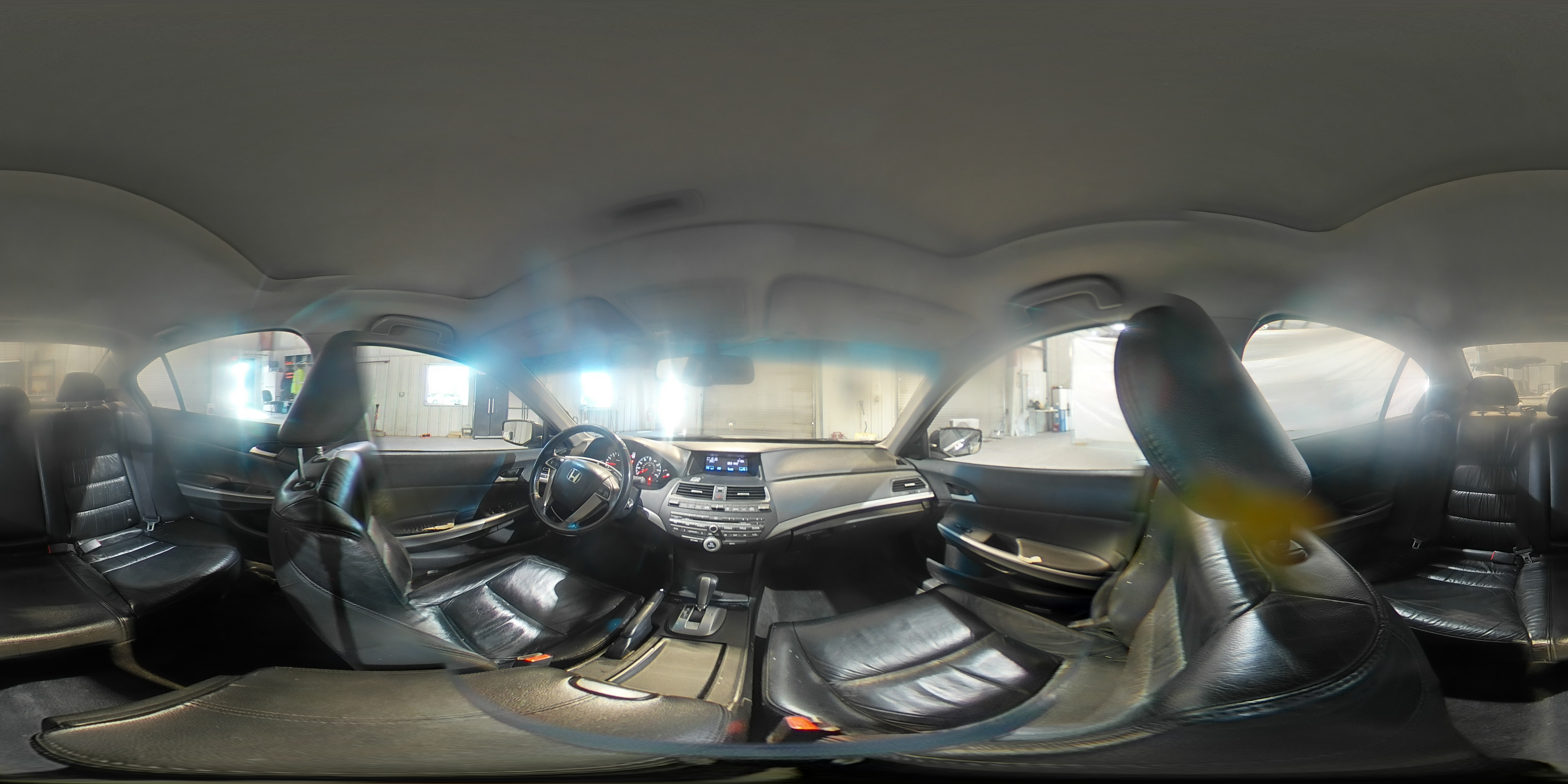 2009 Honda Accord - Image 13