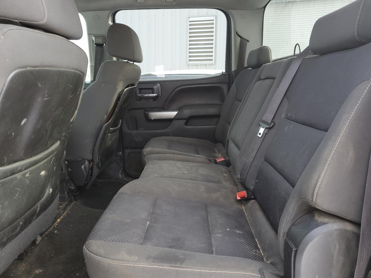 2015 Chevrolet Silverado - Image 10