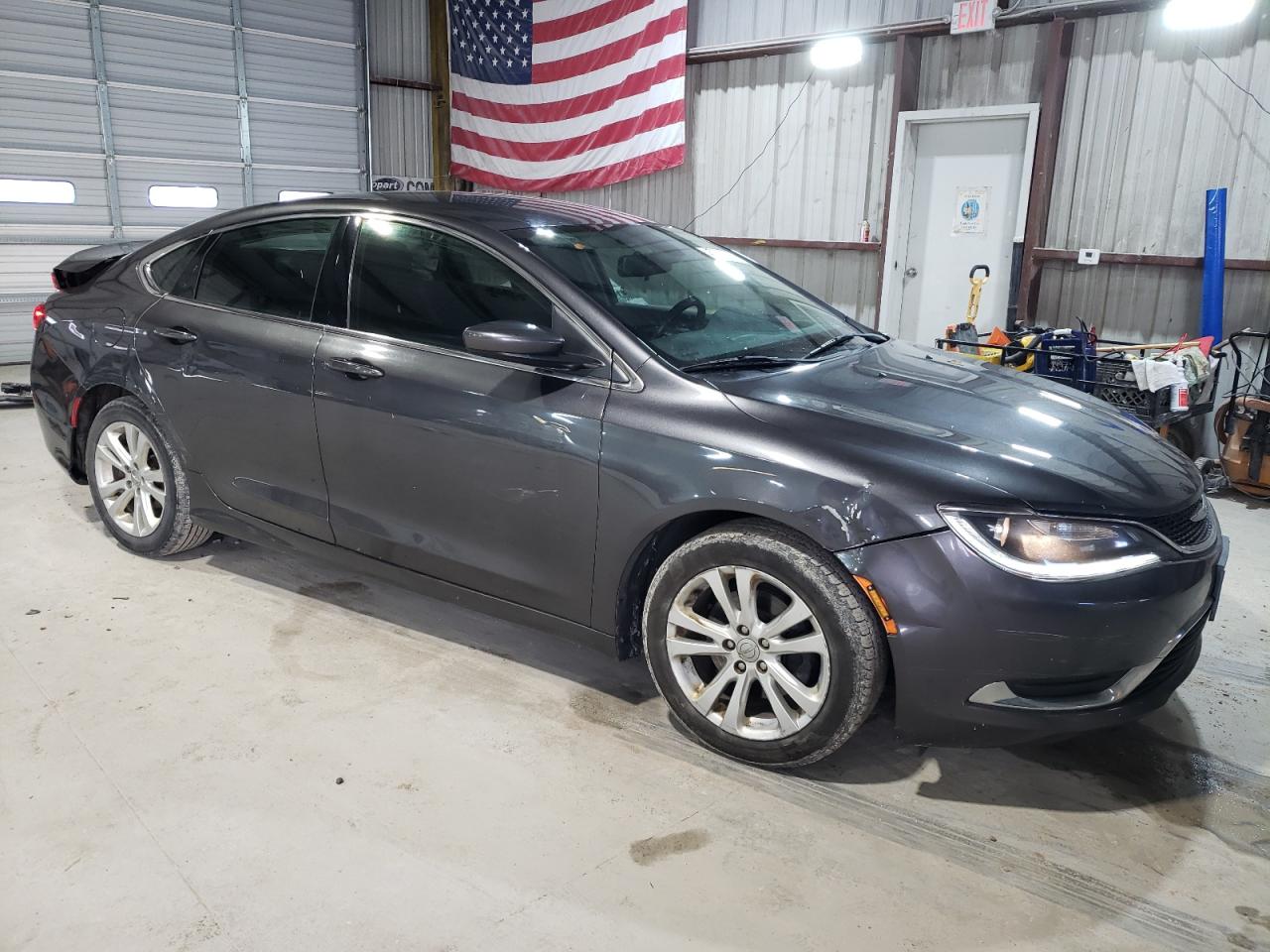 2015 Chrysler 200 - Image 4