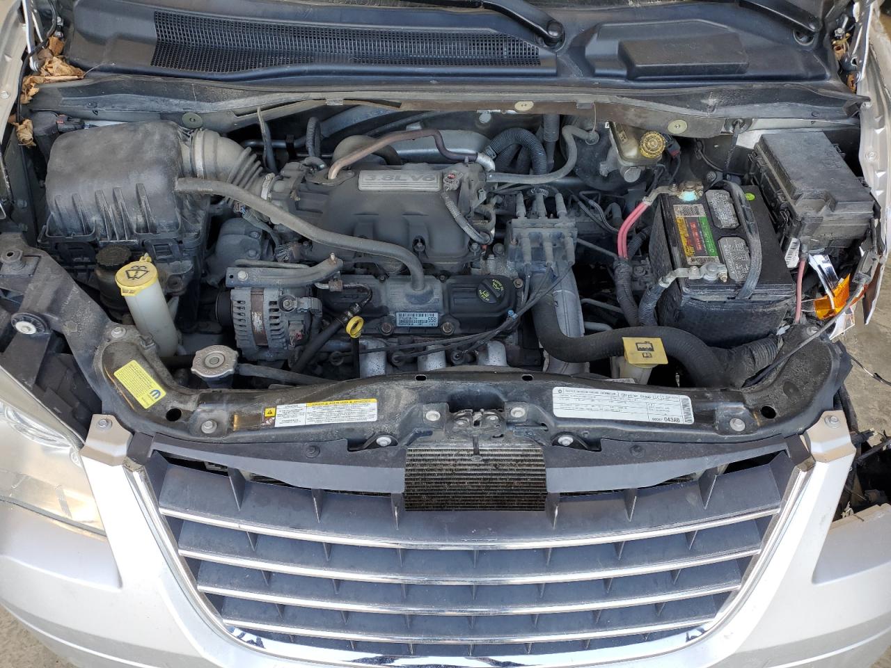 2010 Chrysler Town & Country - Image 12