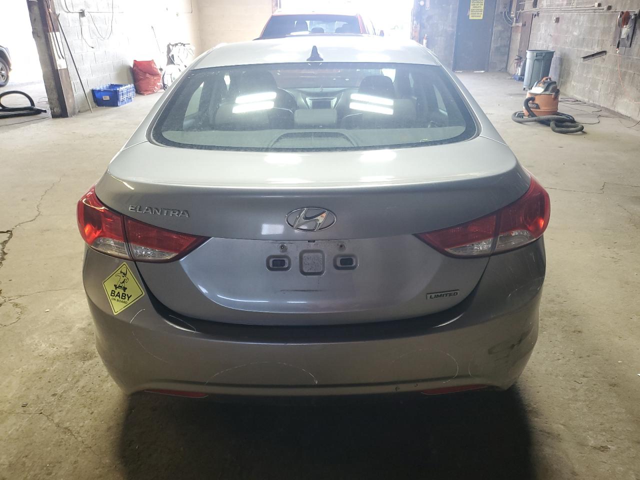 2012 Hyundai Elantra - Image 6